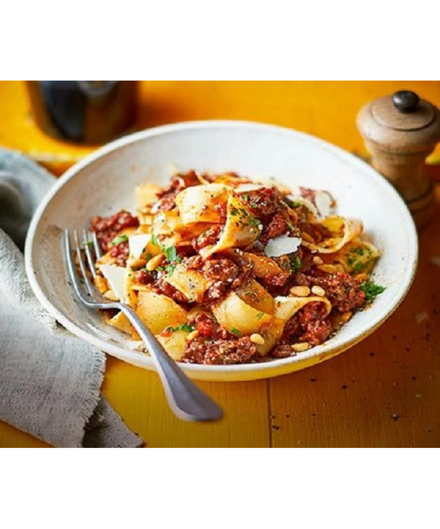 Pappardelle de Bolonhesa e gr&atilde;os