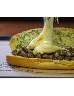 P&atilde;o de alho com carne